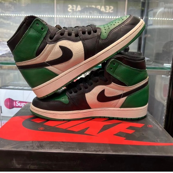 Used Jordan 1 pine green 1.0 size 8 - Picture 1 of 10